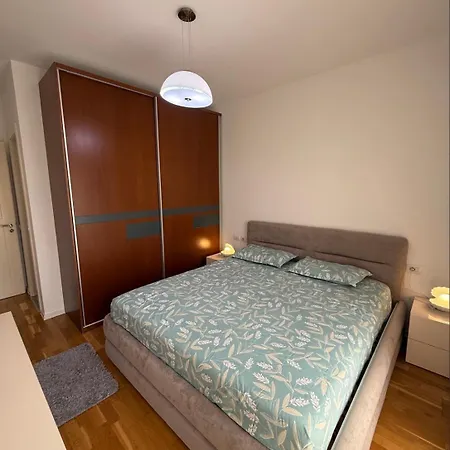 Quiet Upscale Area With Stunning View