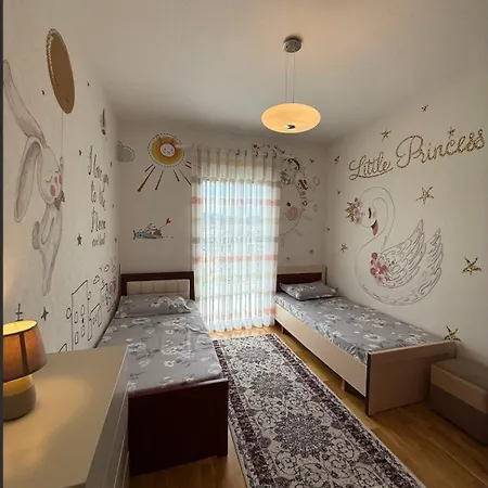 Quiet Upscale Area With Stunning View *