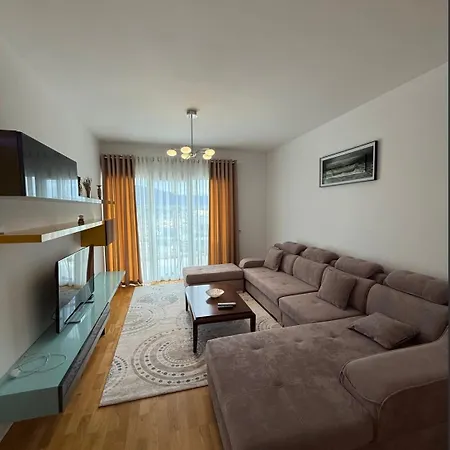 Quiet Upscale Area With Stunning View Apartment Tirana